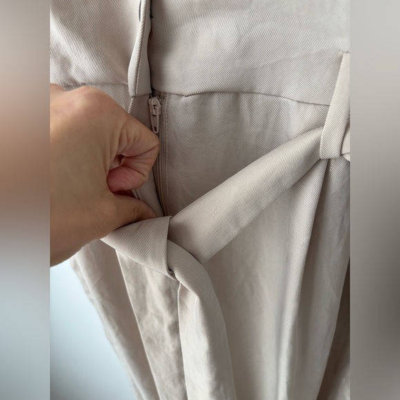 H&M Beige Sleeveless Jumpsuit Wide Leg Belted Minimalist Chic M - Picture 8 of 12